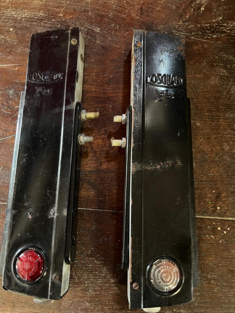 Flèches de direction LesAnciennes.com