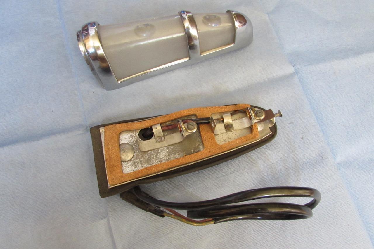 Lanterne + clignotant AVANT Vedette FORD LesAnciennes.com