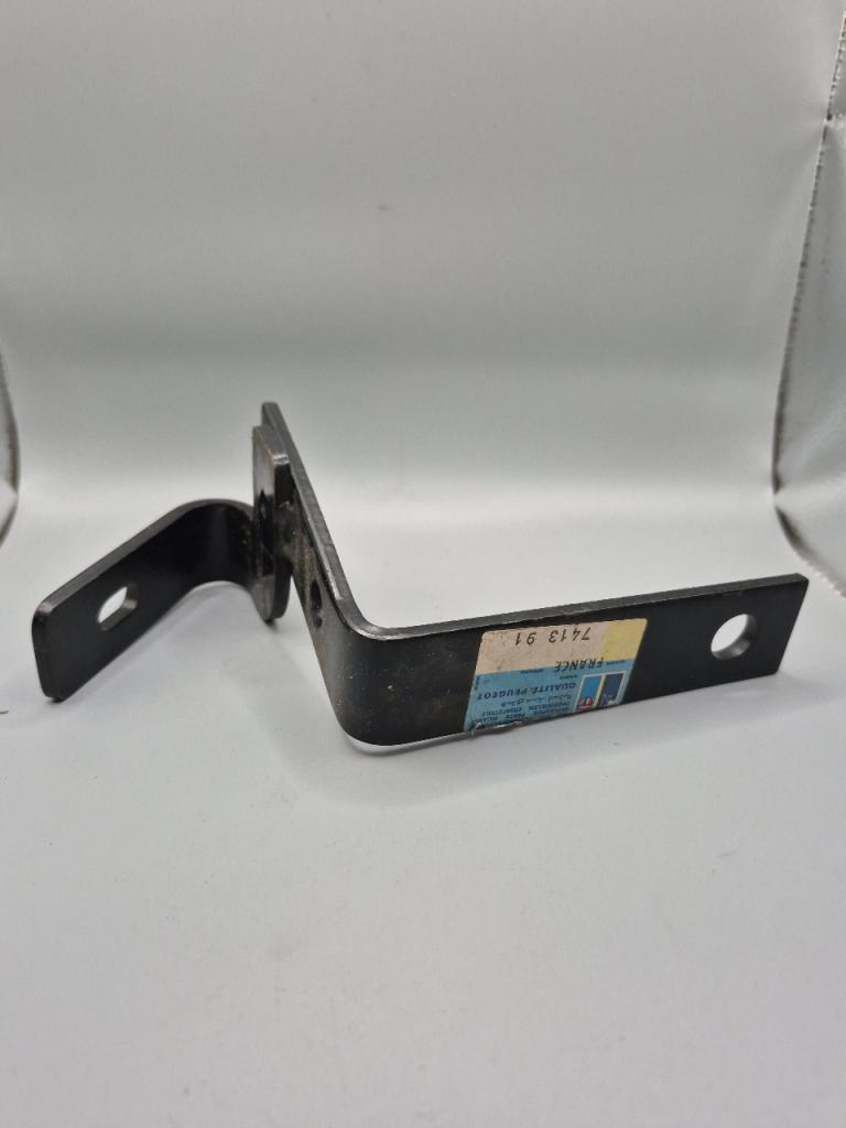 Fixation Pare Choc AVG Peugeot 505 LesAnciennes.com