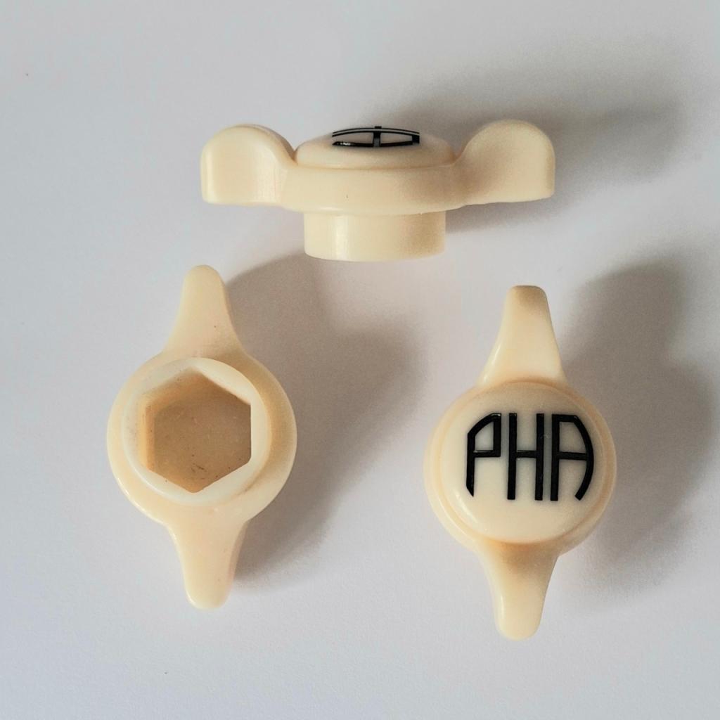 Pièces PEUGEOT 402 LesAnciennes.com