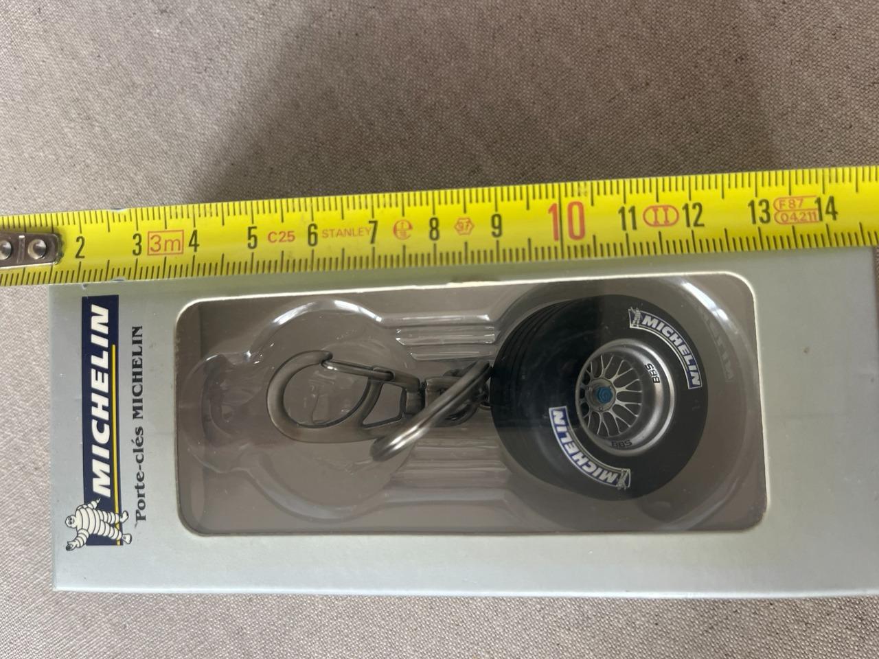 Porte clef Michelin collector LesAnciennes.com