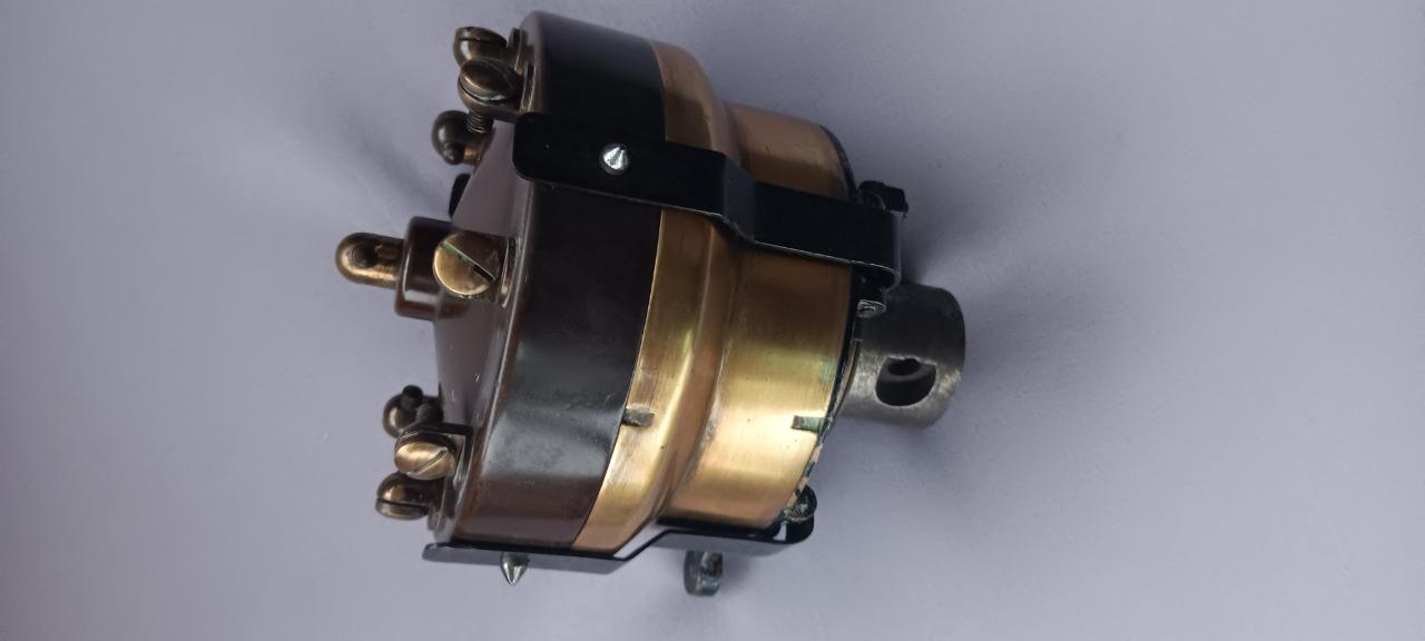 Rare Allumeur BOSCH 8 cylindres LesAnciennes.com