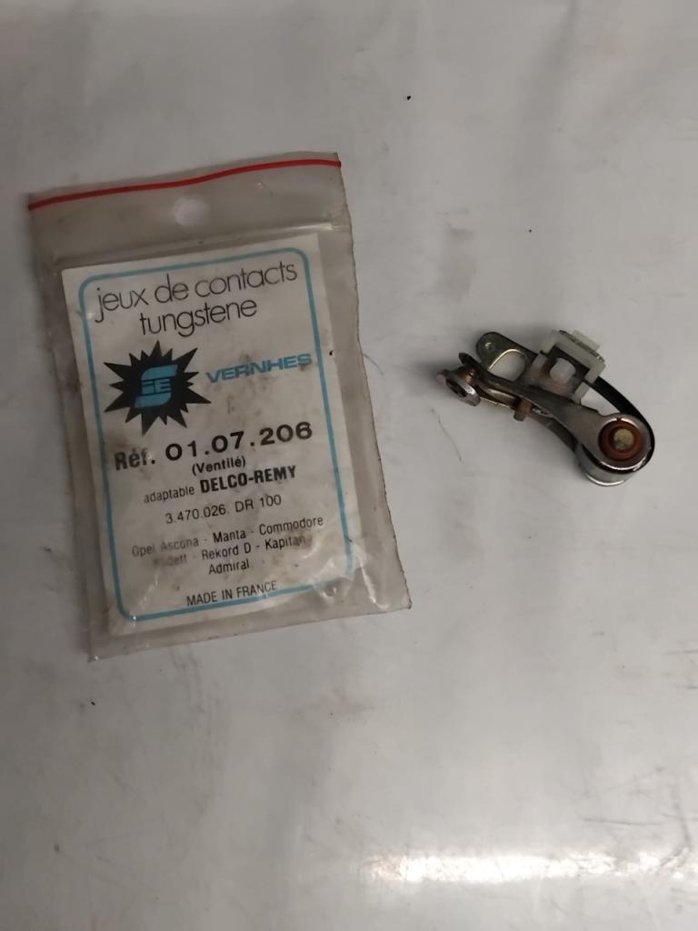 Lot de pièces OPEL Commodore LesAnciennes.com