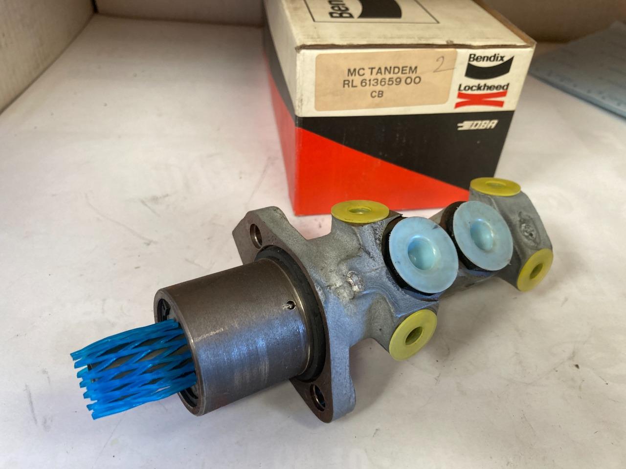 Maitre cylindre PEUGEOT 205 D LesAnciennes.com