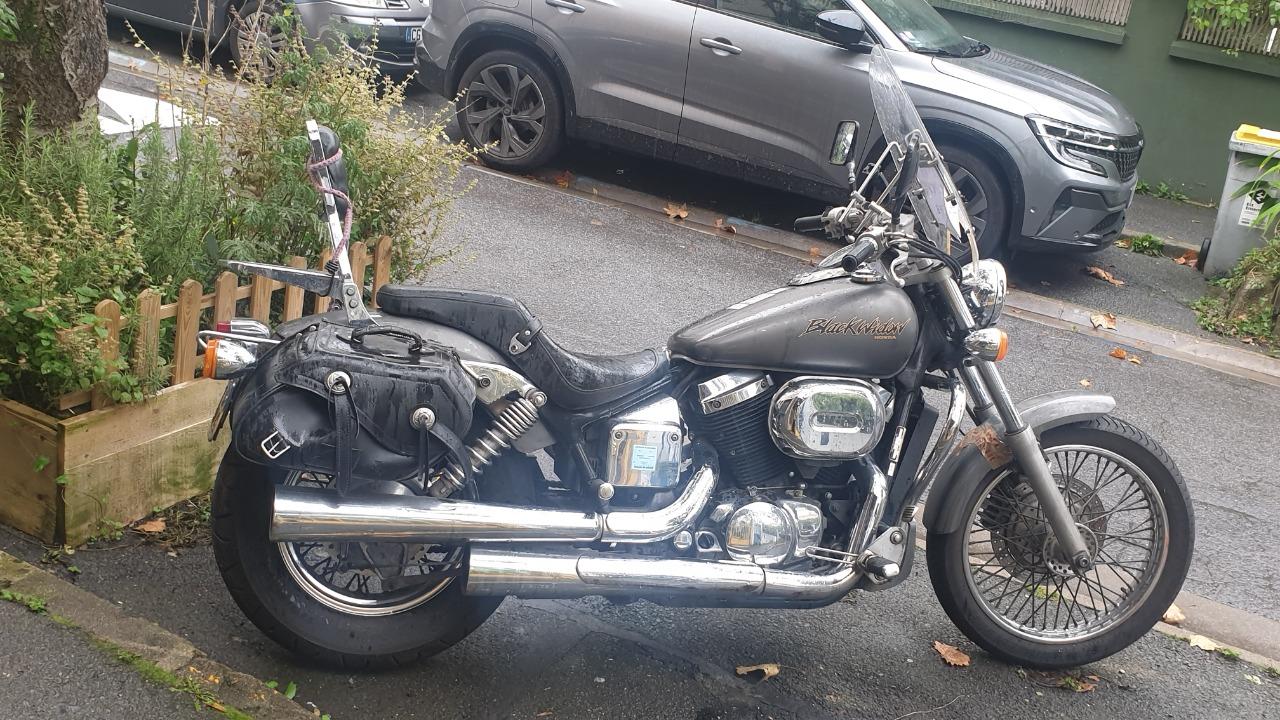 HONDA VT 750 black widows - 2002 LesAnciennes.com