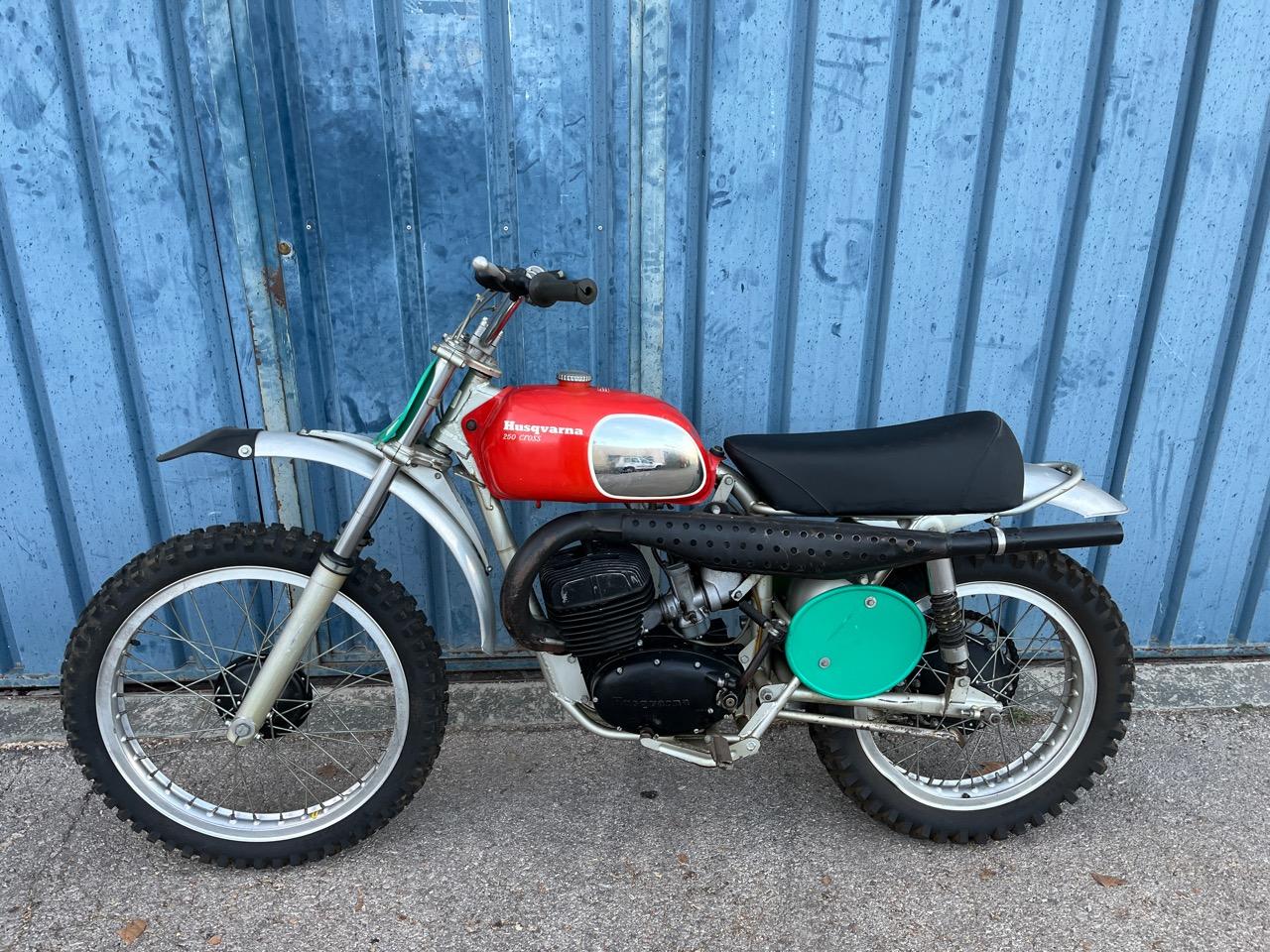 HUSQVARNA 250 CR 250 CR - 1971 LesAnciennes.com