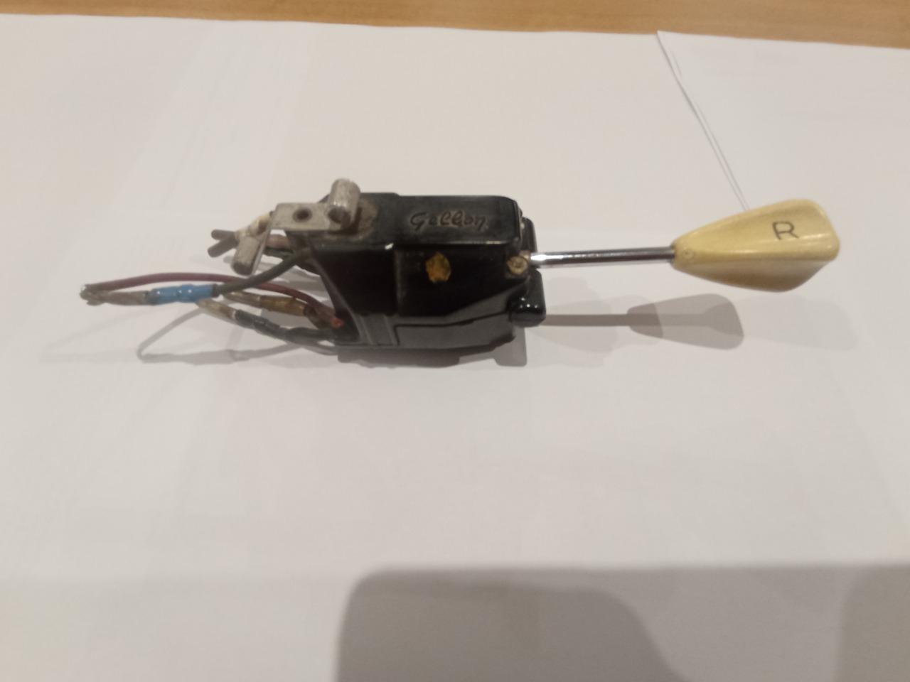 Commodo gelbon phares/avertisseur CITROEN Ami LesAnciennes.com