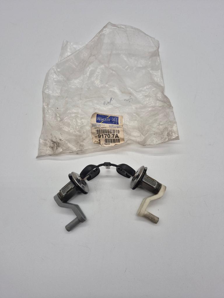 Kit Verrous + Clés PEUGEOT 305 505 LesAnciennes.com
