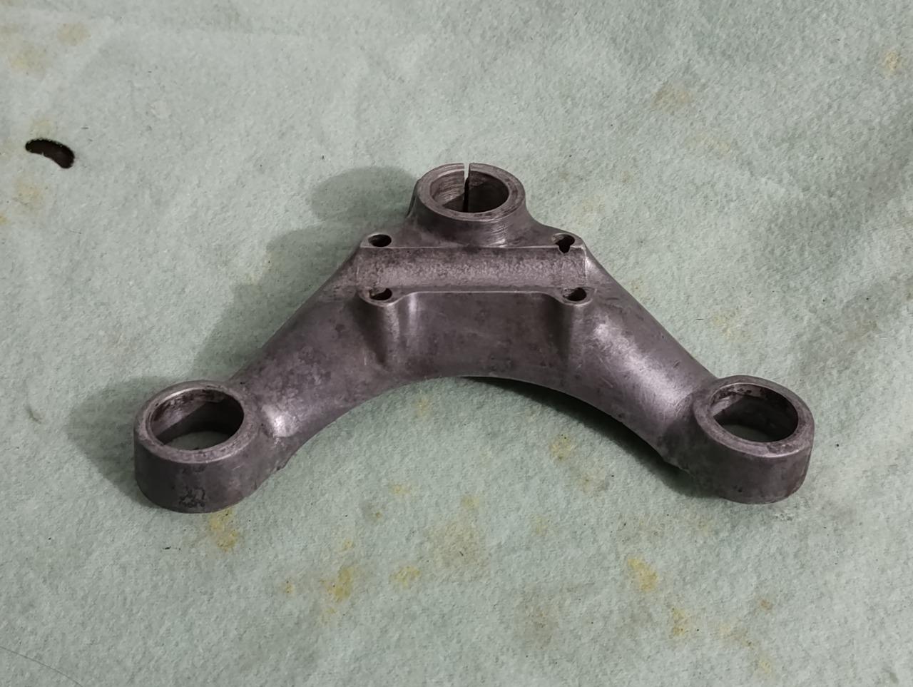 T de fourche DUCATI 175 175 LesAnciennes.com