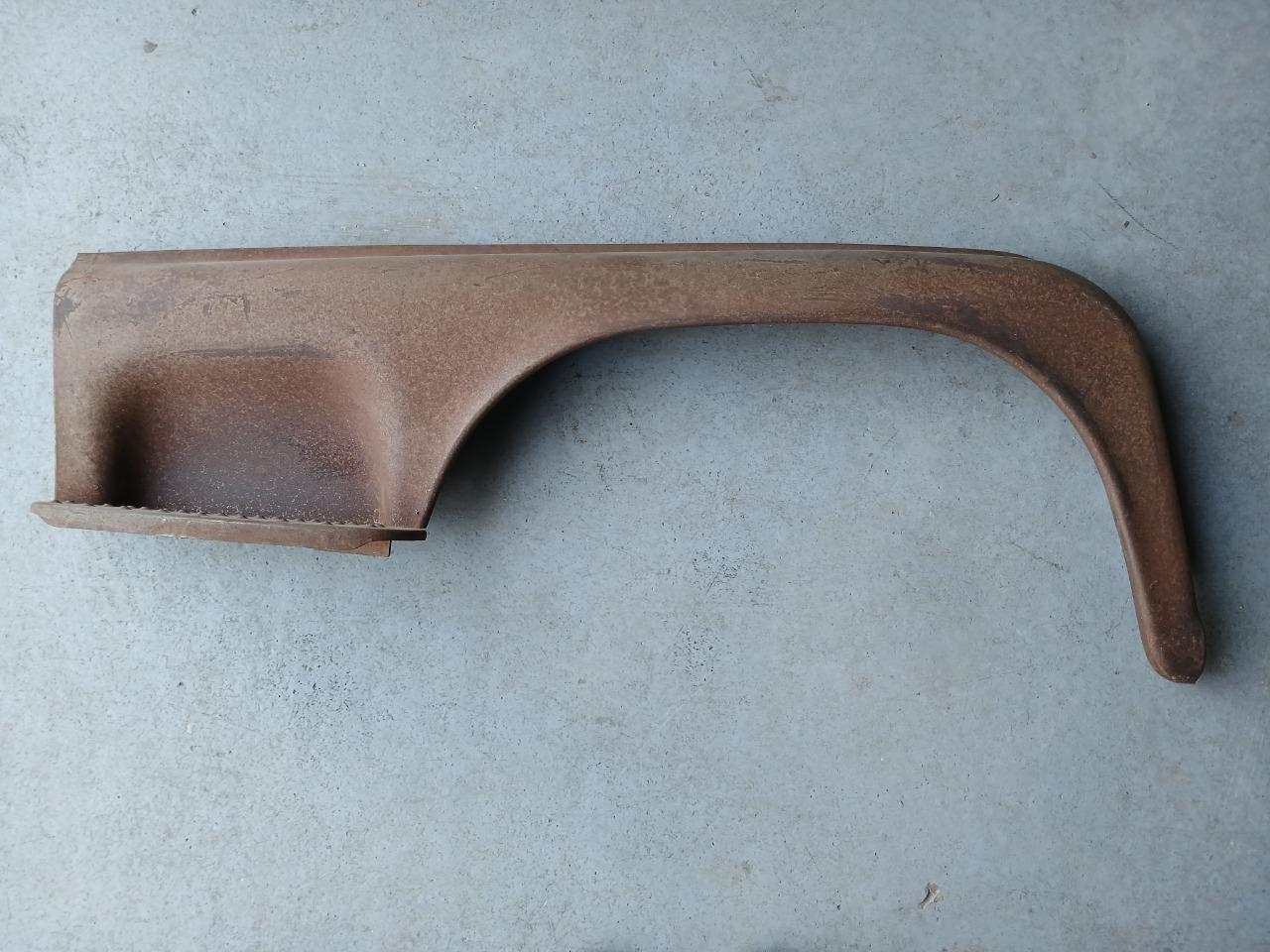 Aile avant gauche RENAULT Estafette LesAnciennes.com