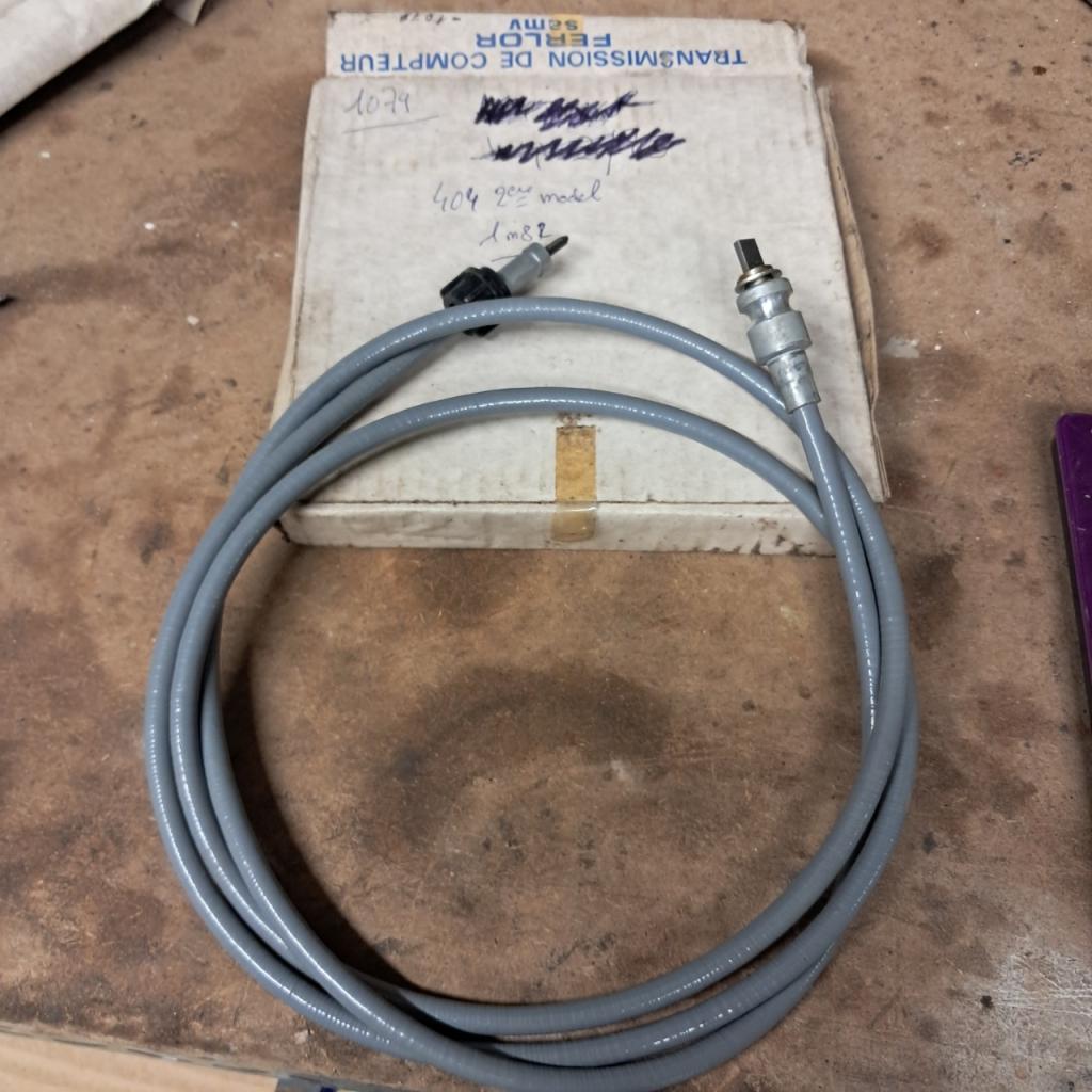 Ferlor PEUGEOT 404 2eme modele LesAnciennes.com