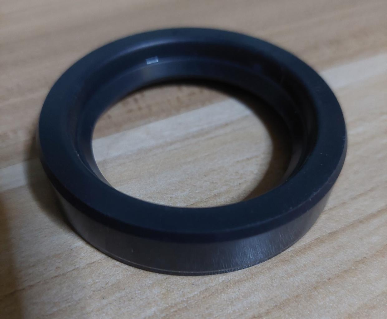 Arrêt de graisse moyeu avant Simca Vedette LesAnciennes.com