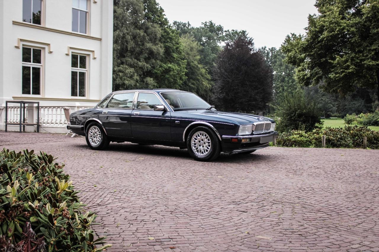 DAIMLER XJ40 3.6 - 1987 LesAnciennes.com