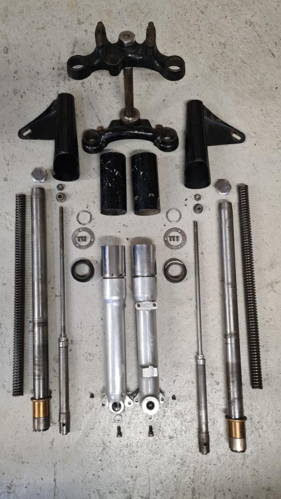 Fourche NORTON Commando 750 LesAnciennes.com