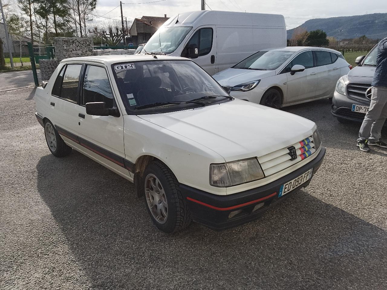 PEUGEOT 309 GTI - 1989 LesAnciennes.com