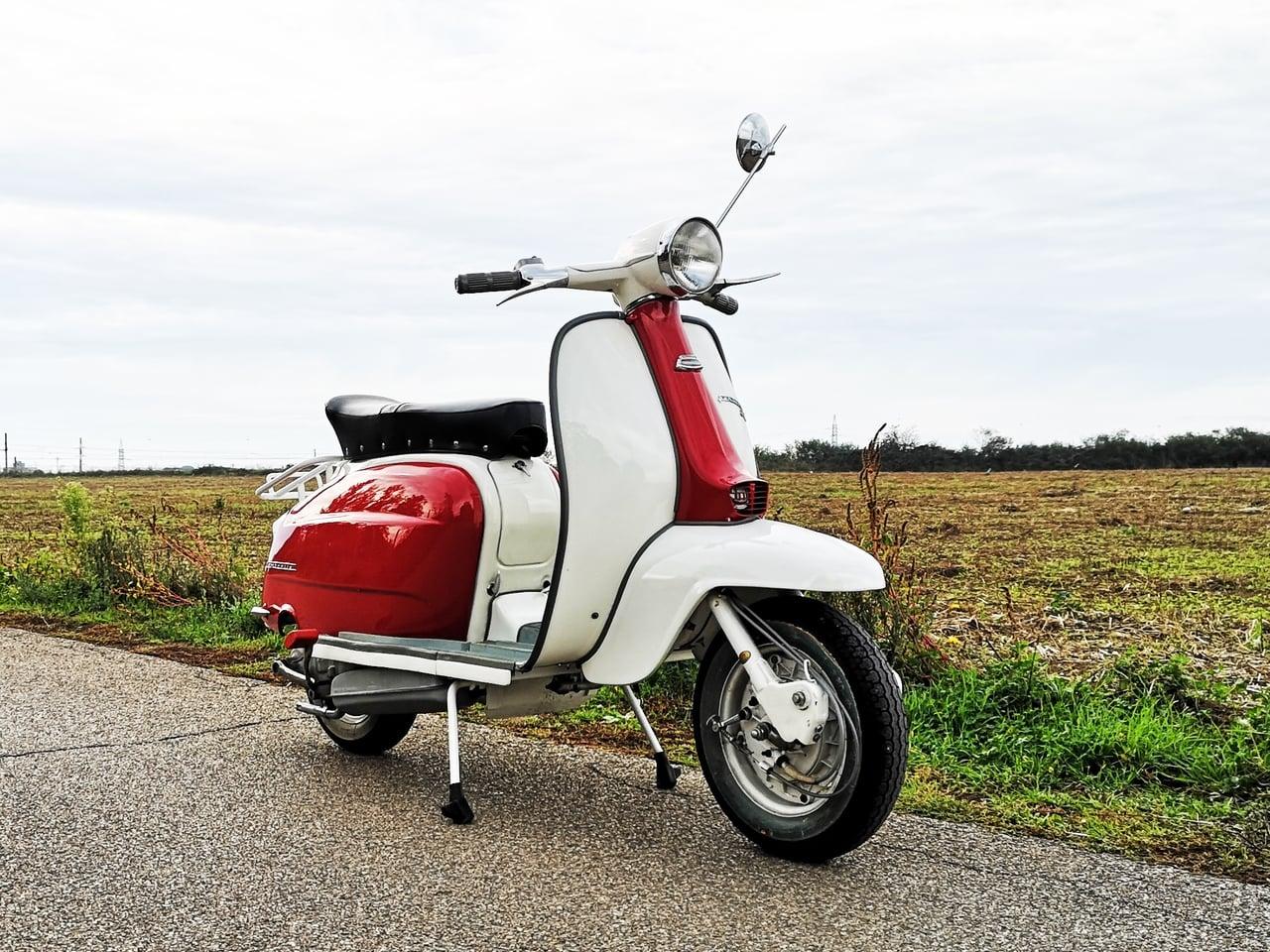 1964 Innocenti Lambretta LI 150 LesAnciennes.com