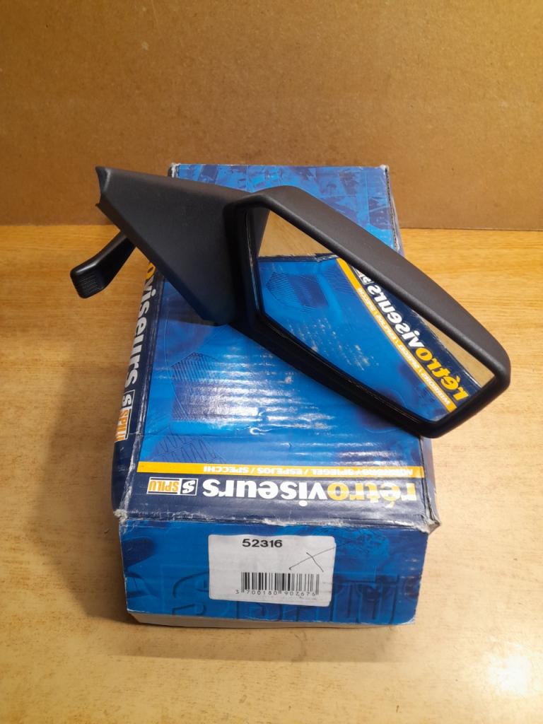 Rétroviseur Droit Peugeot 205 I LesAnciennes.com