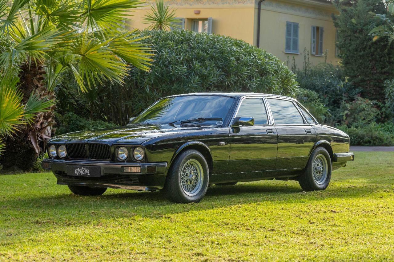 JAGUAR XJ40 Pack XJR - 1991 LesAnciennes.com