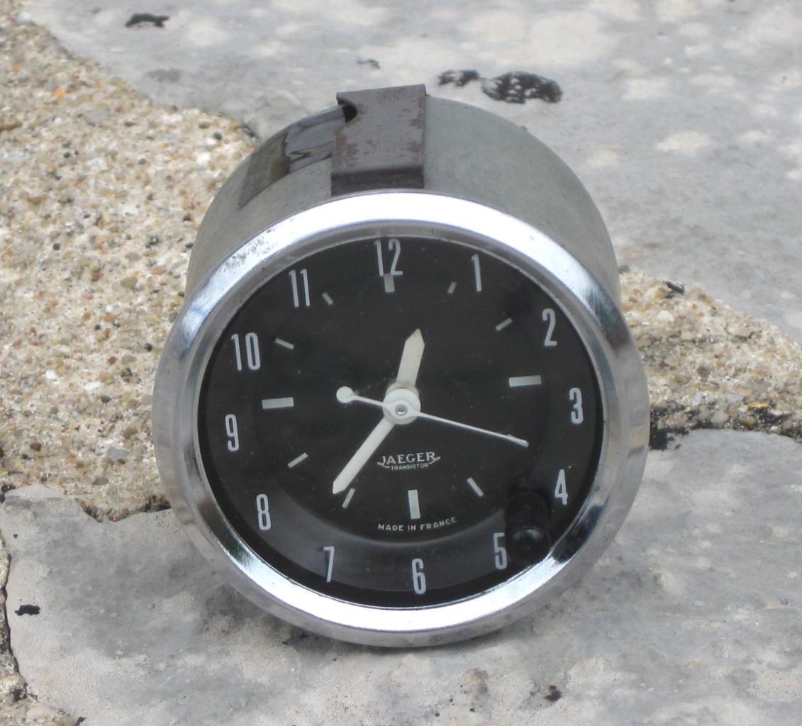 Montre Jaeger CITROEN DS ou Renault R16 à Réviser LesAnciennes.com