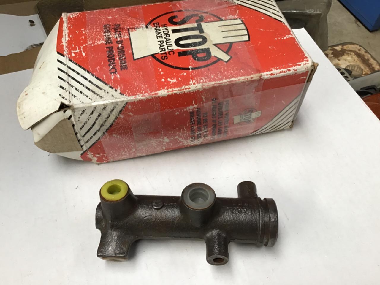 MAÎTRE CYLINDRE NEUF CITROEN AMI 6. 2CV LesAnciennes.com