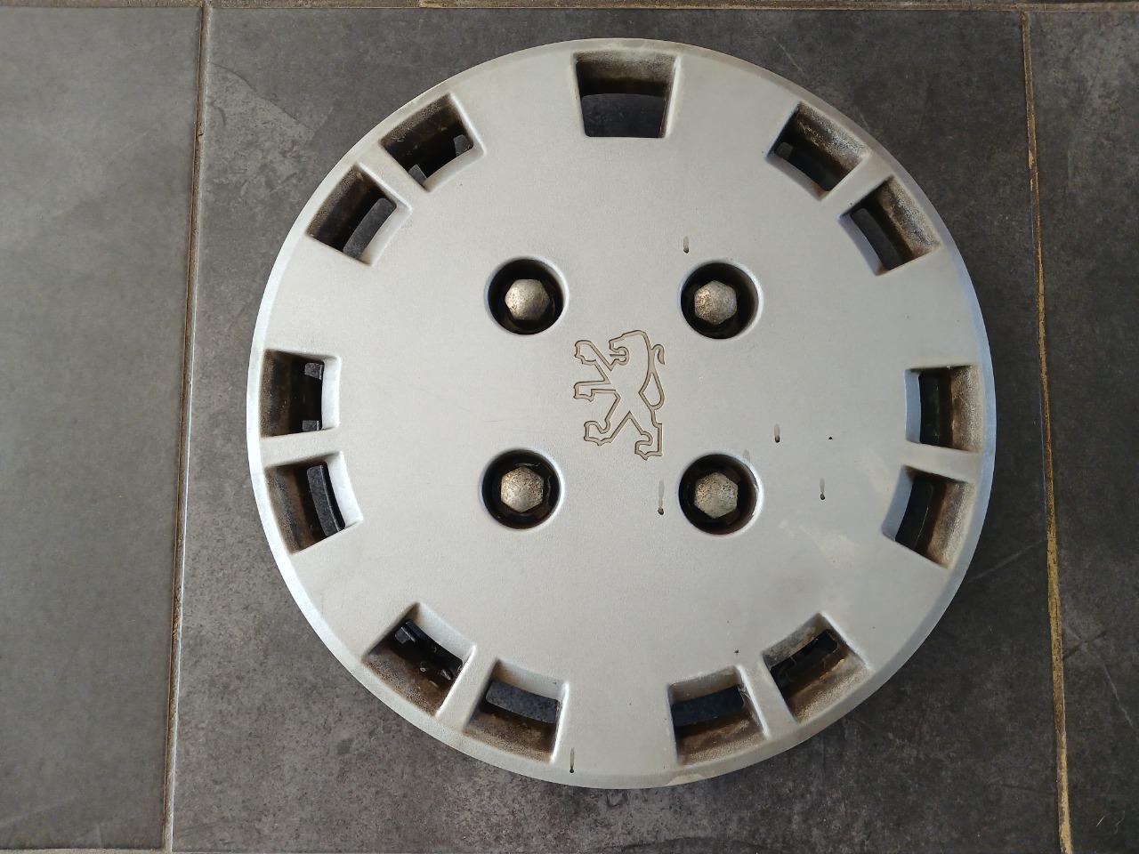 Enjoliveur d'occasion PEUGEOT 505 série 2 LesAnciennes.com