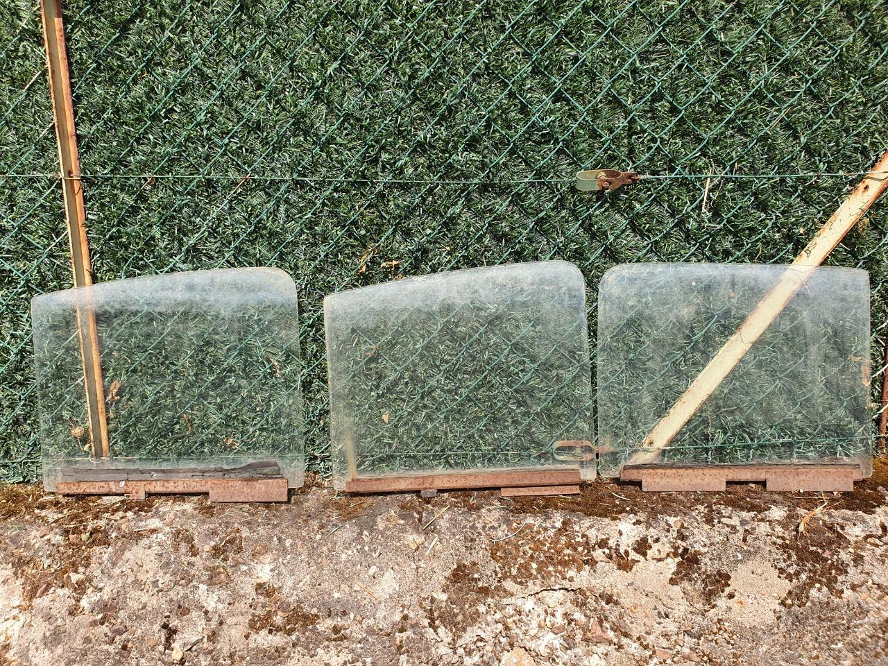 Vitres voiture ancienne à identifier LesAnciennes.com