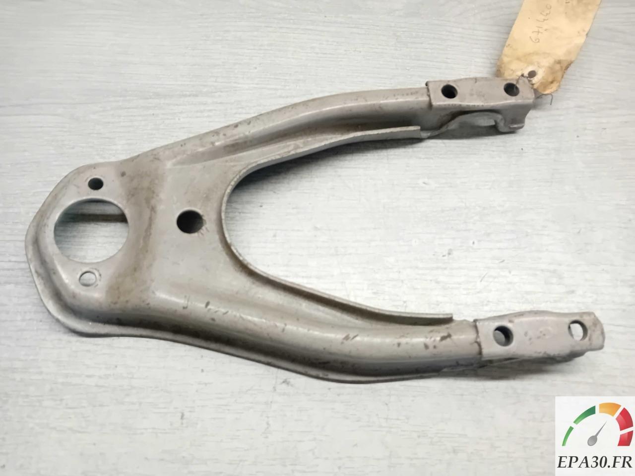 671440 TRIANGLE BRAS SUSPENSION VOLVO AMAZON LesAnciennes.com