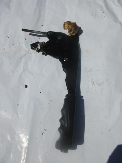 Levier de frein à main pour Ferrari F40 et 288 GTO LesAnciennes.com