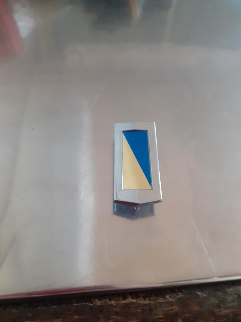 Logo PEUGEOT 304 LesAnciennes.com