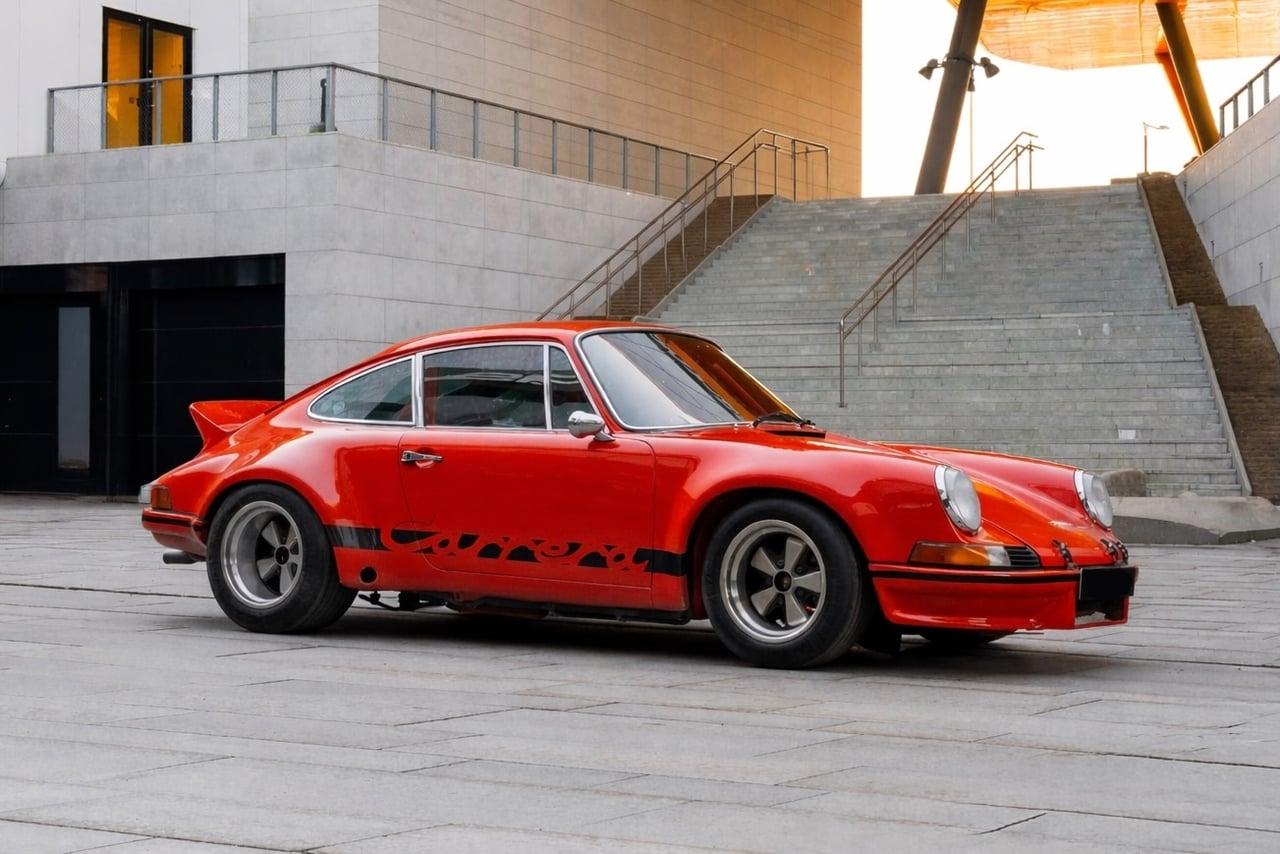 1969 Porsche 911 3.6-litre RSR Coupé Recreation LesAnciennes.com