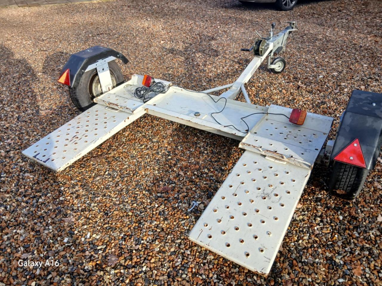 REMORQUE VOITURE "CAR DOLLY" LesAnciennes.com