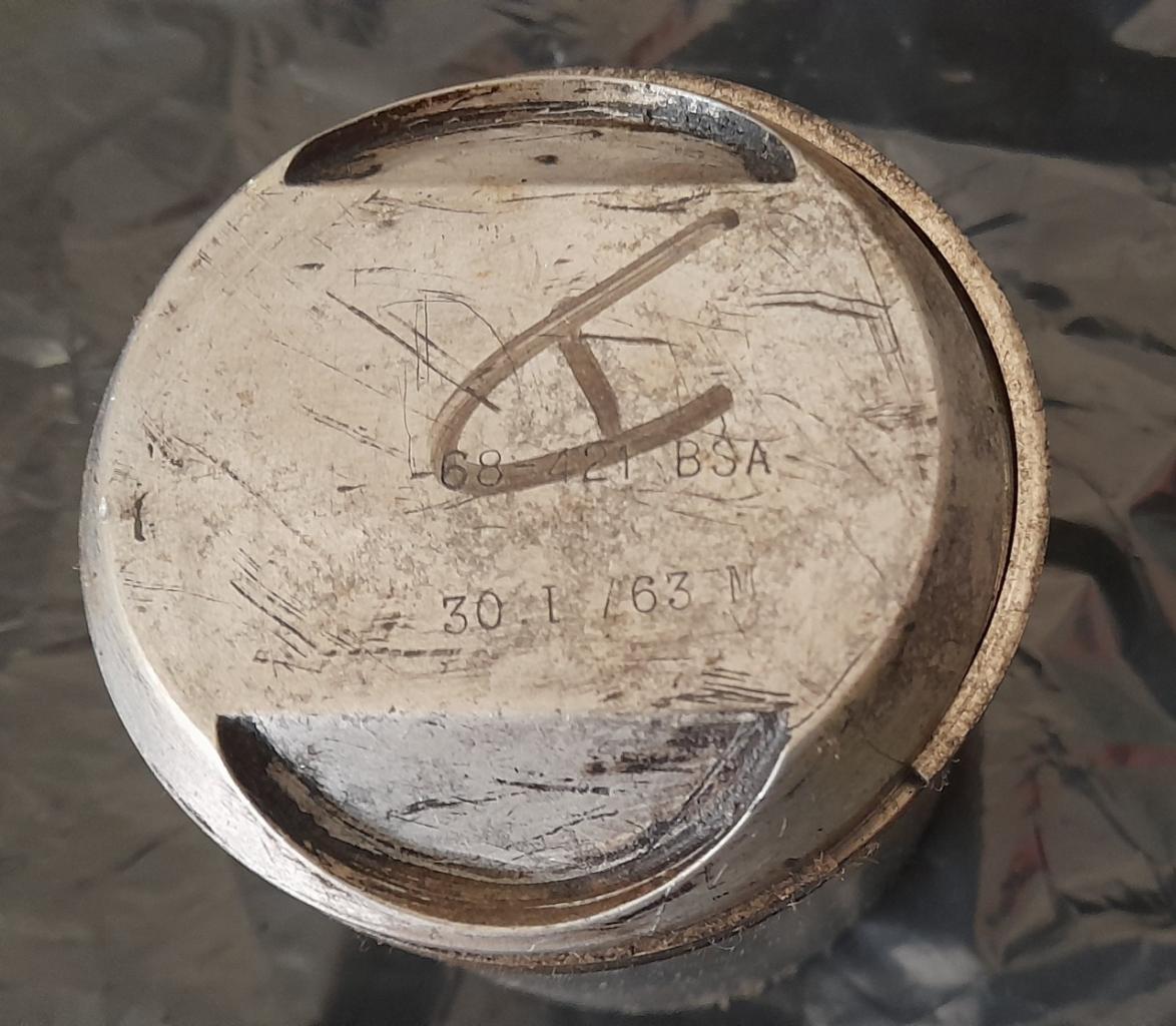 Cylindres et pistons pour BSA Royal Star A50 LesAnciennes.com