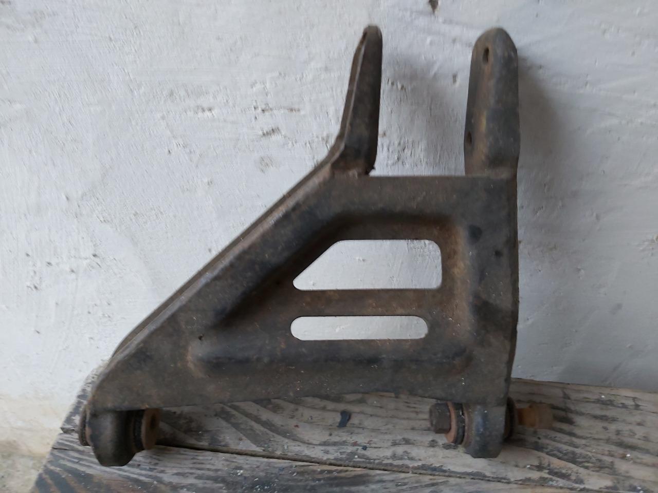 FERRARI Dino 246 gt triangles avants gauche LesAnciennes.com