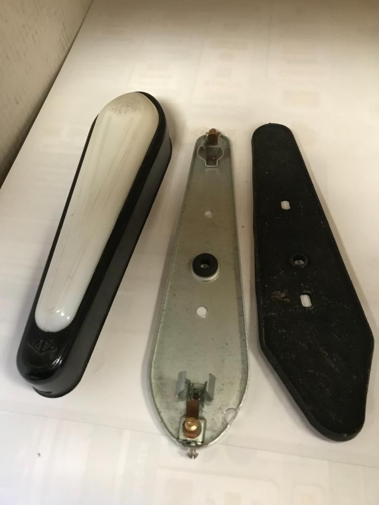 Flèche clignotant voyant blanc véhicules anciens LesAnciennes.com