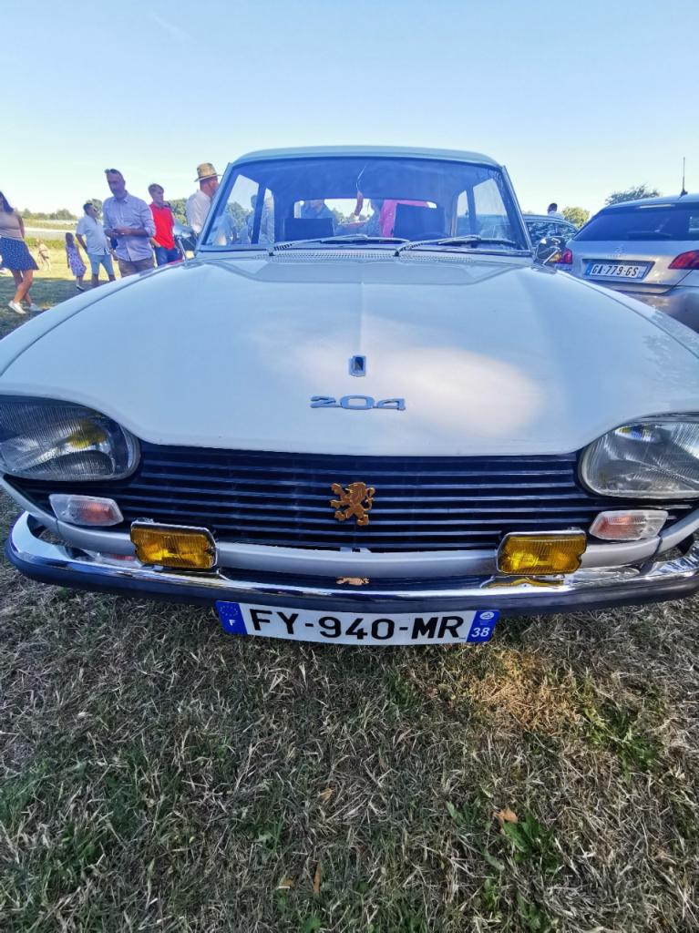 PEUGEOT 204 coupé - 1970 LesAnciennes.com