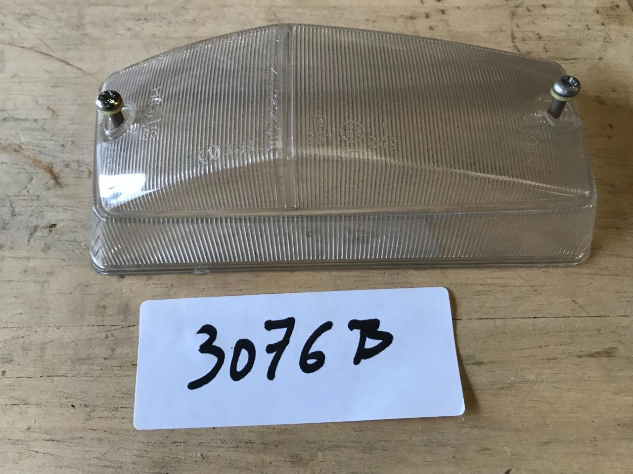 Cabochon neuf feu avant translucide G R 10 16 LesAnciennes.com