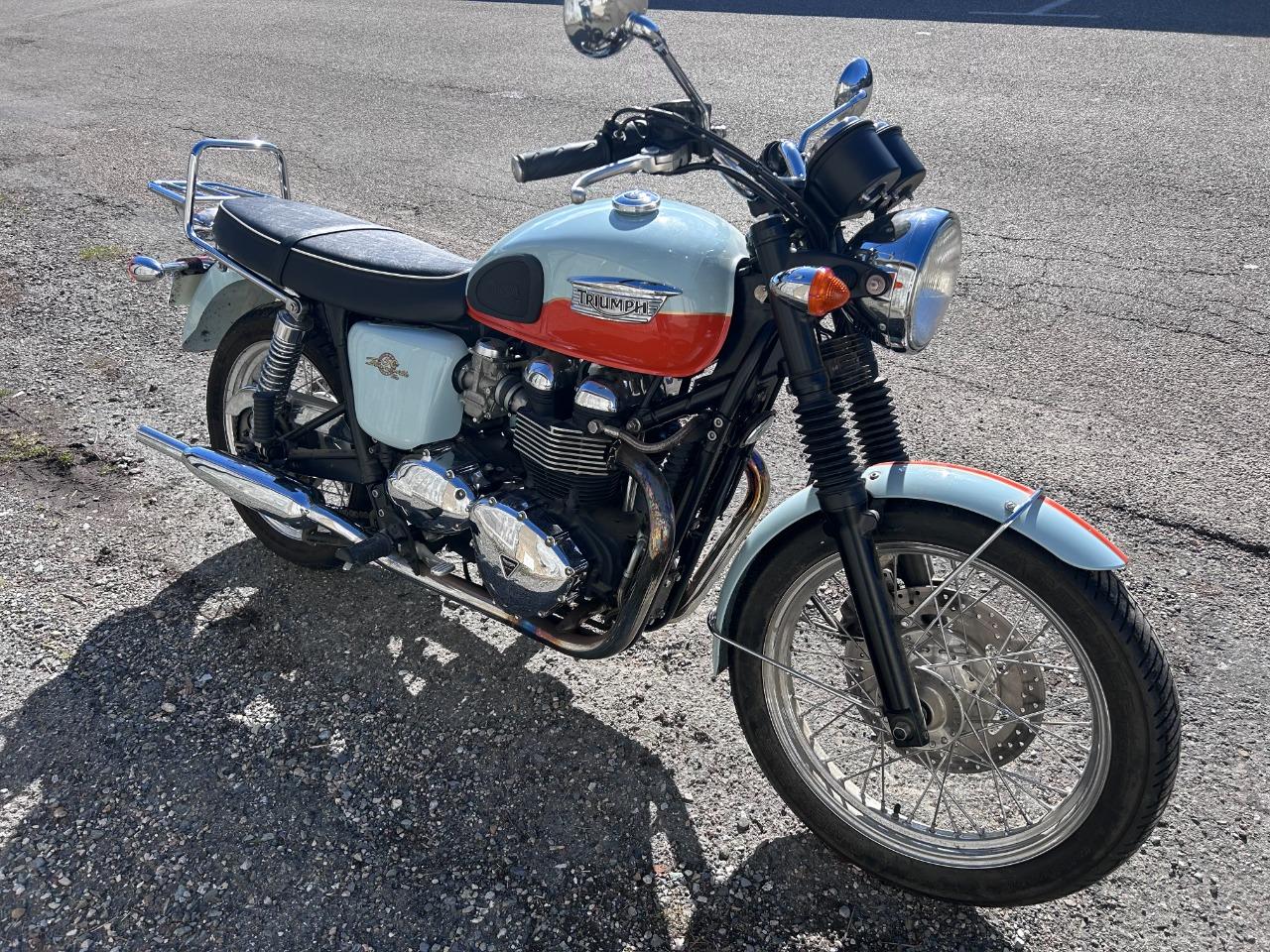 TRIUMPH Bonneville T120 50th Anniversary LesAnciennes.com