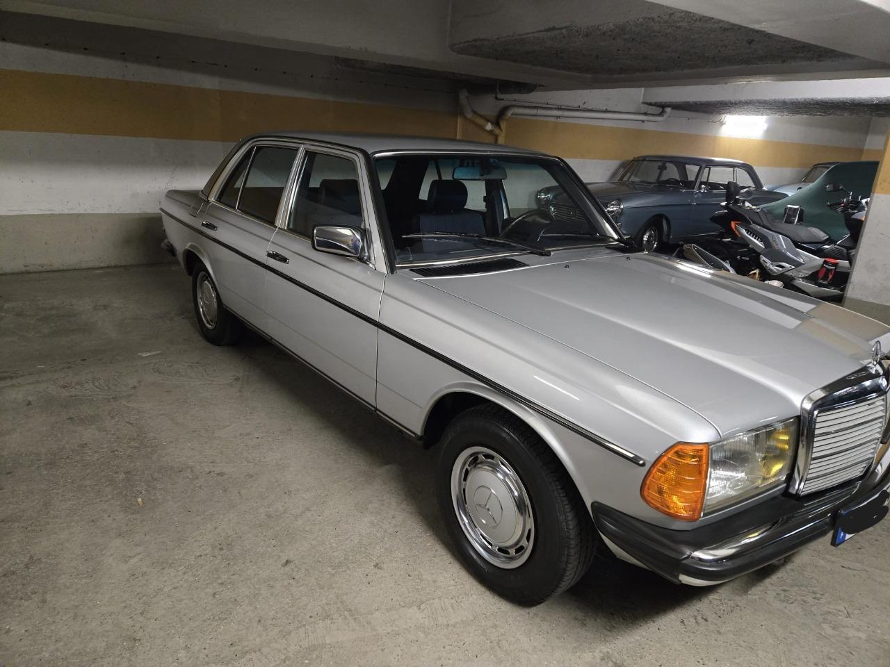 MERCEDES 230 E BERLINE - 1986 LesAnciennes.com