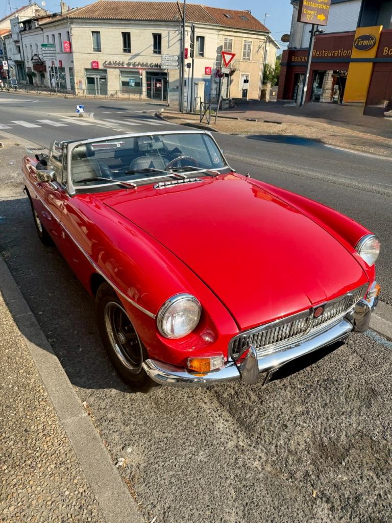 MG MGB ROADSTER - 1976 LesAnciennes.com