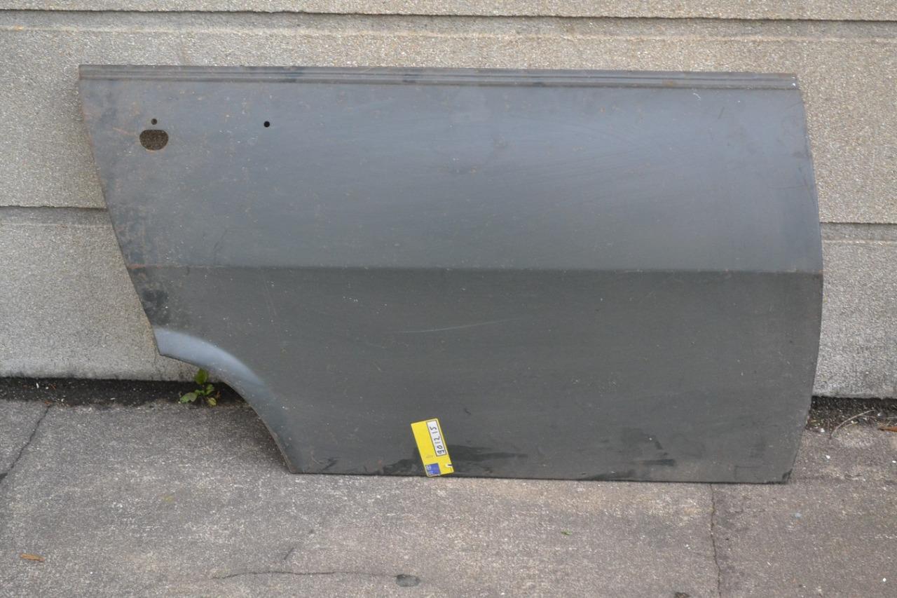 Panneau porte AR DT PEUGEOT 504 Berline av 74 LesAnciennes.com