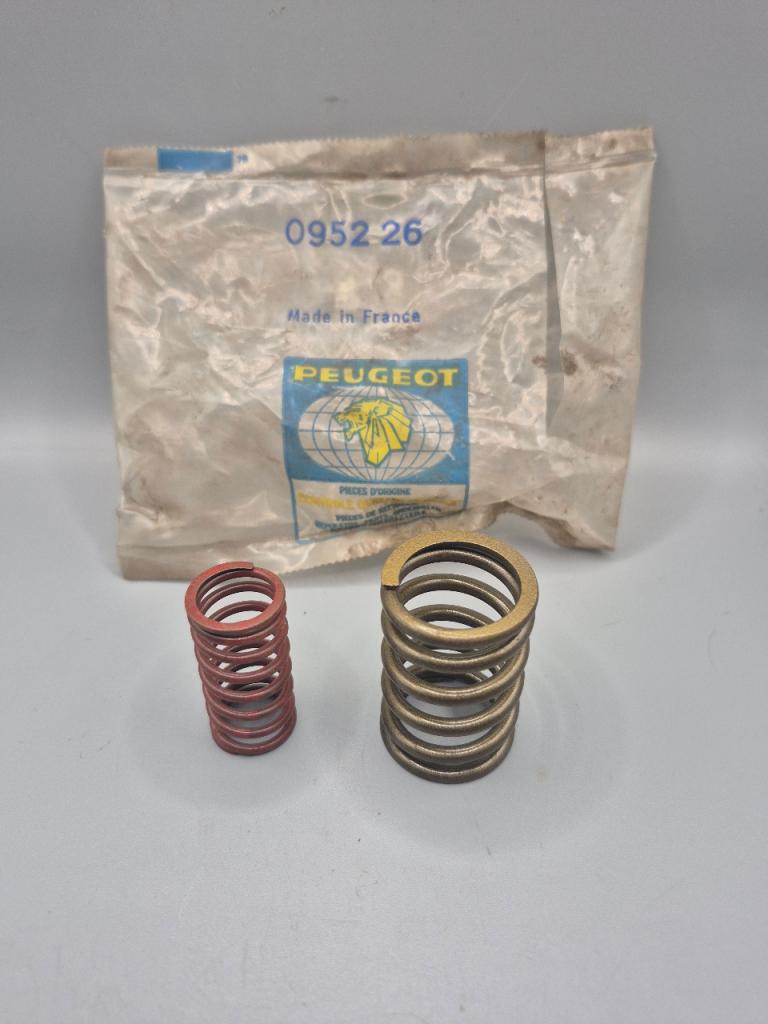 Jeu de Soupapes PEUGEOT 404 504 505 604 LesAnciennes.com