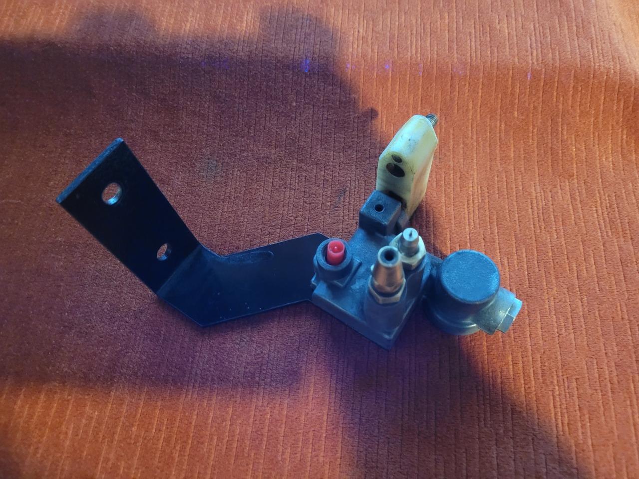 Correcteur de hauteur CADILLAC cadillac LesAnciennes.com