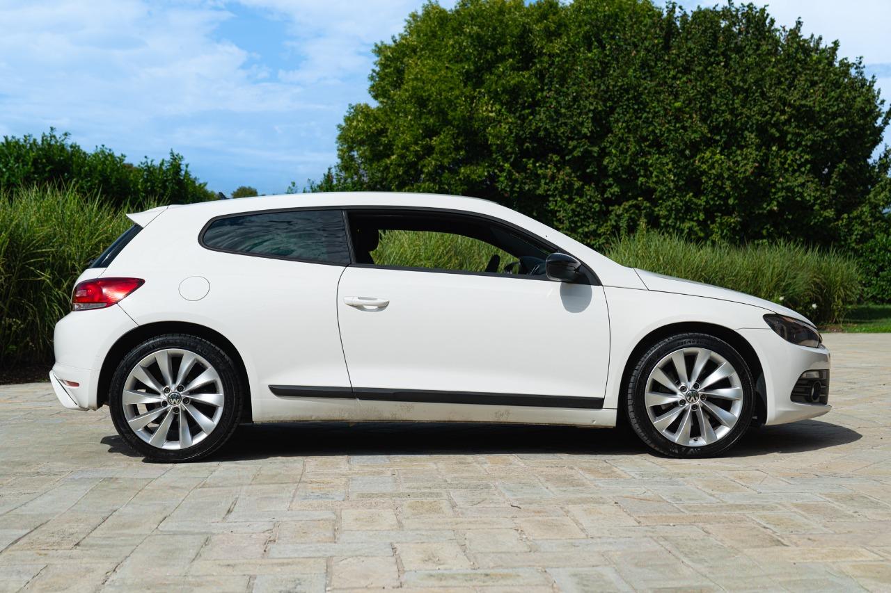 VOLKSWAGEN Scirocco 2.0 TFSI 2.0 R LINE - 2009 LesAnciennes.com