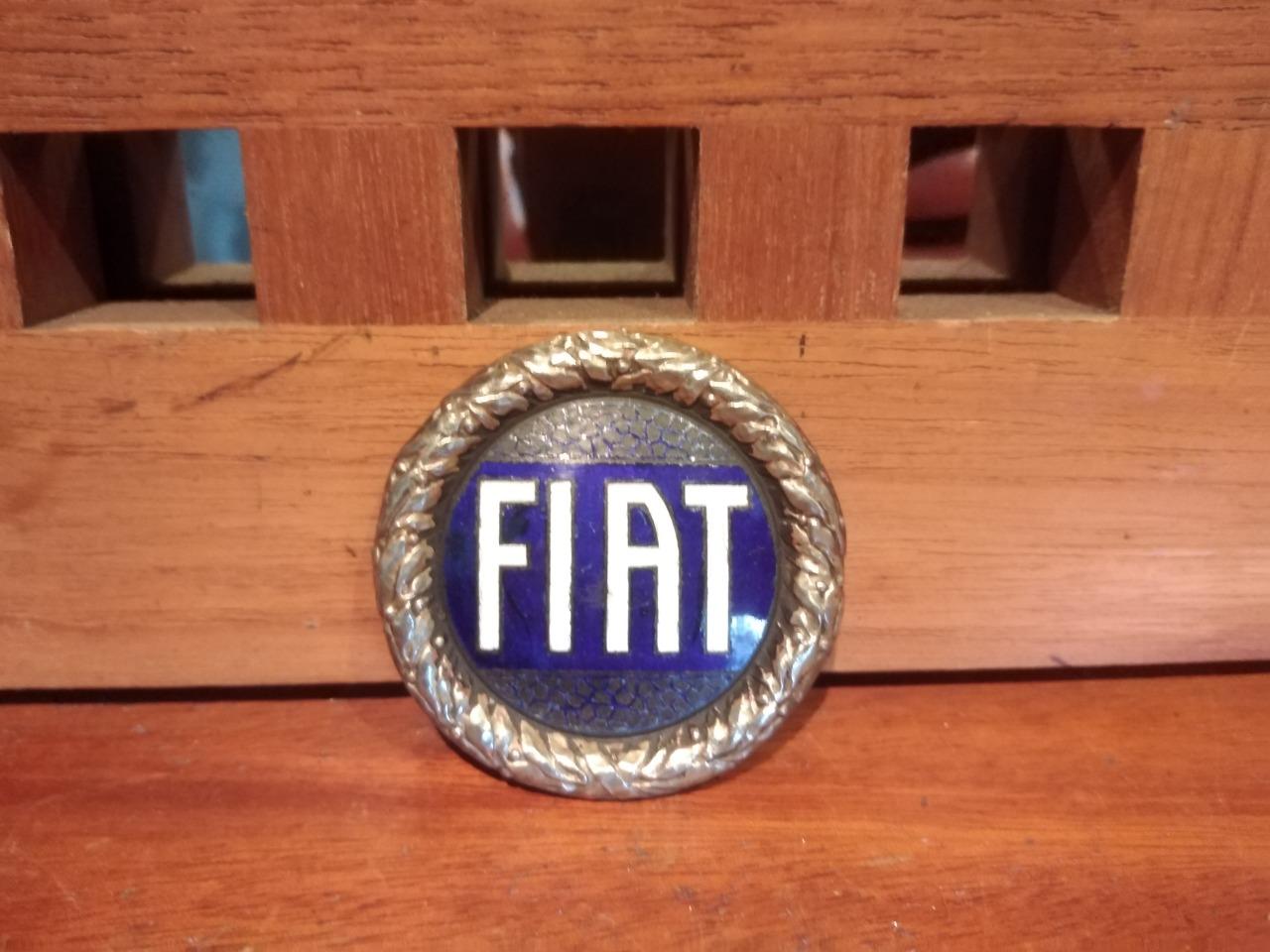 Insigne INSIGNE Fiat Collection LesAnciennes.com