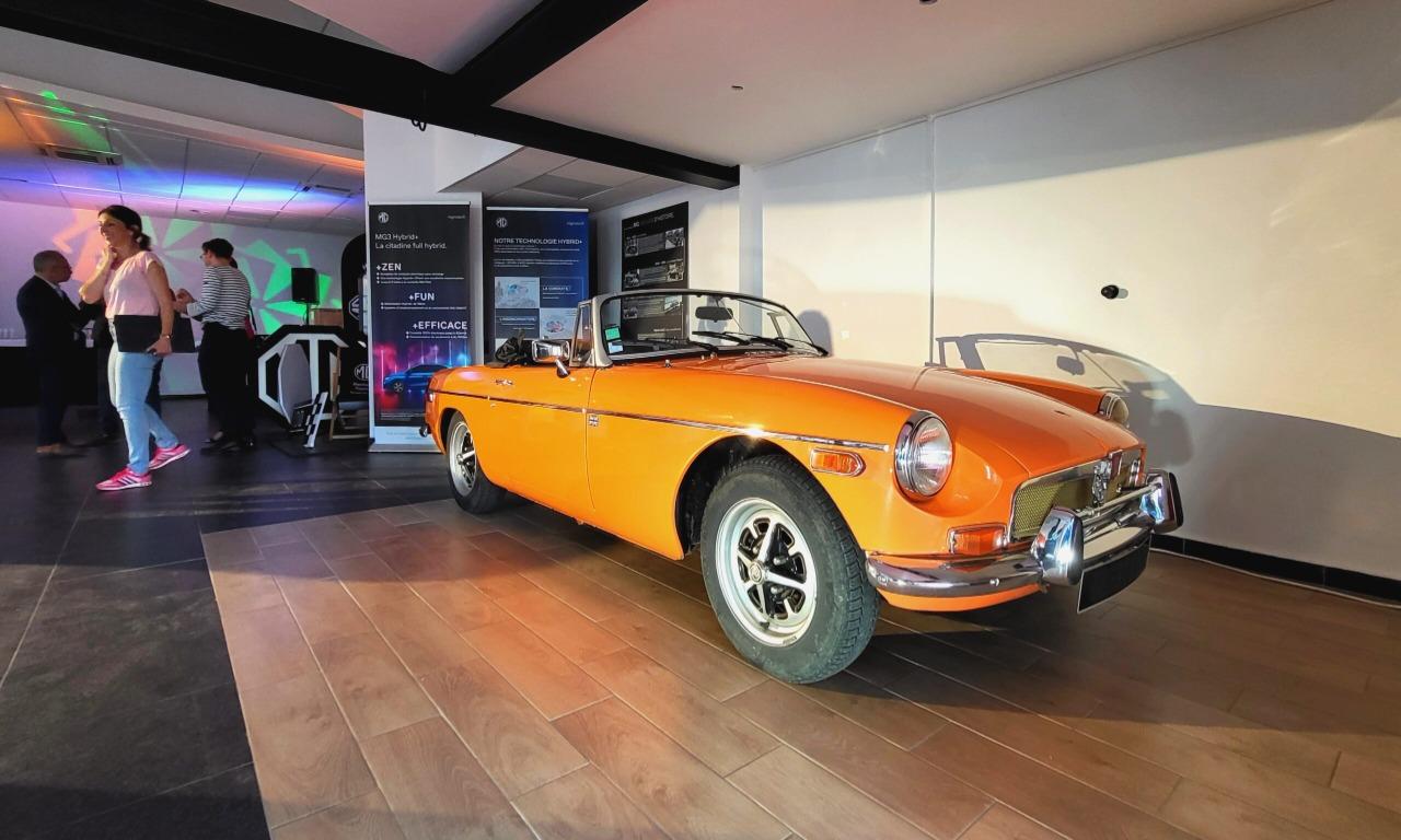 MG MGB - 1973 LesAnciennes.com