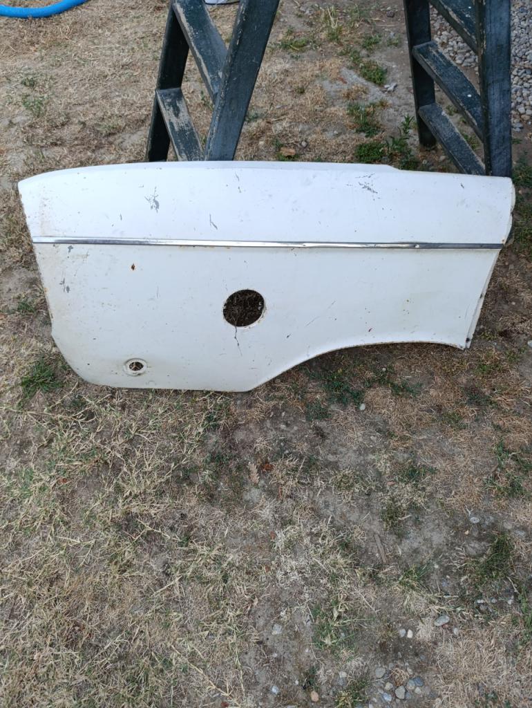 Aile arrière droite PEUGEOT 304 Berline Essence LesAnciennes.com