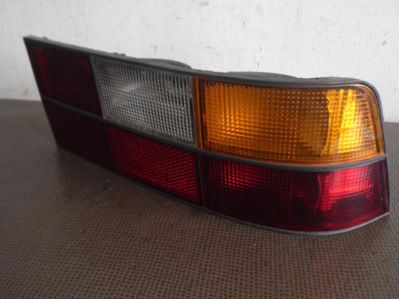 FEU ARRIERE DROIT 477945216 PORSCHE 944 LesAnciennes.com