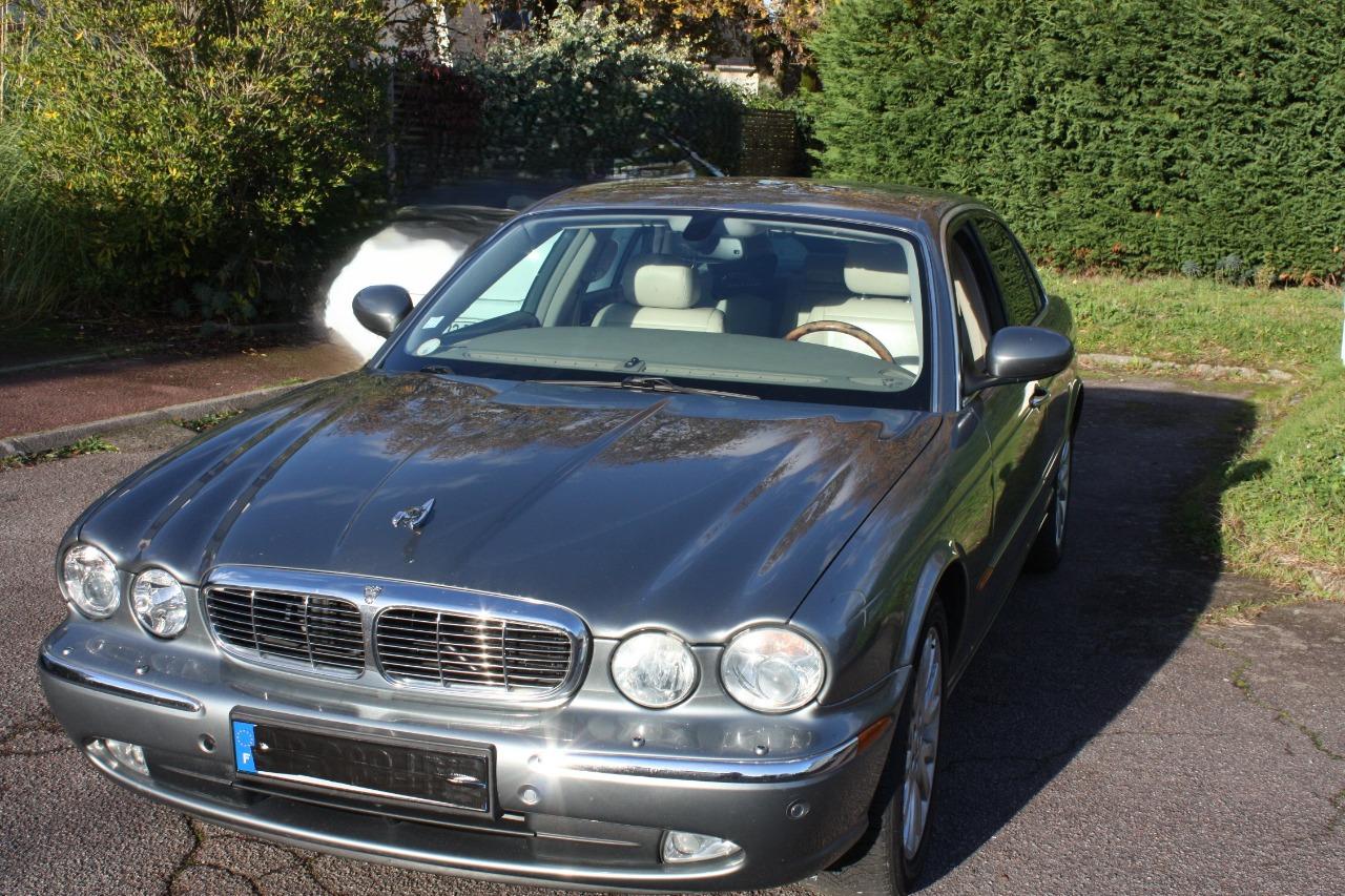 JAGUAR XJ8 - 2004 LesAnciennes.com