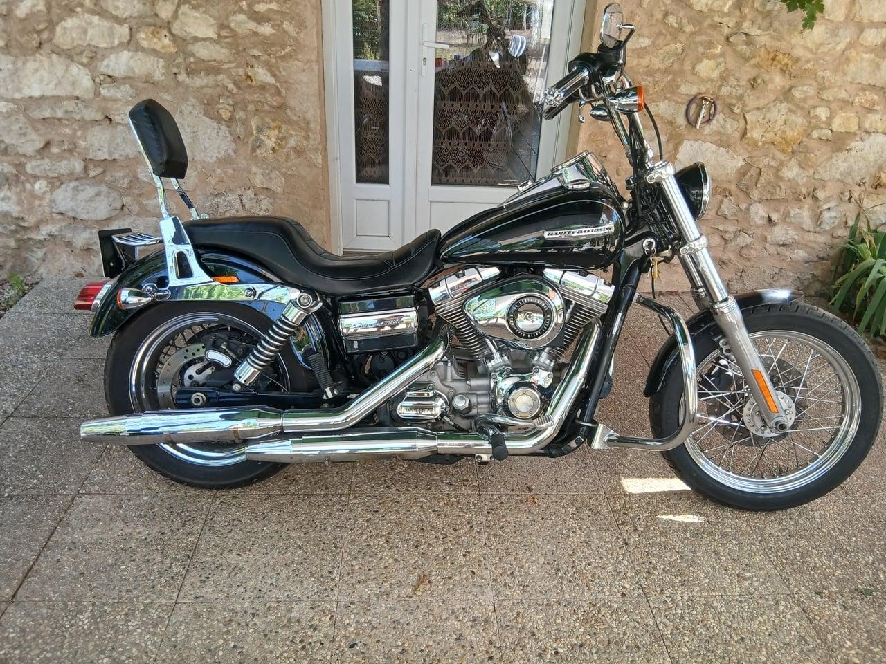 2009 Harley-Davidson Dyna Super Glide Custom LesAnciennes.com