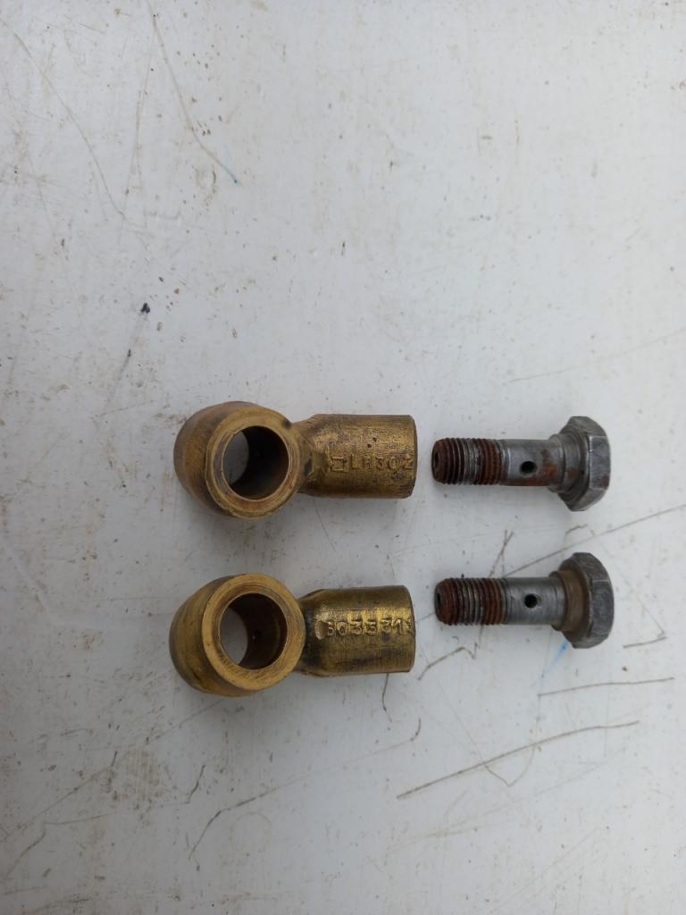 RACCORDS LAITON sur CYLINDRES de ROUES LesAnciennes.com